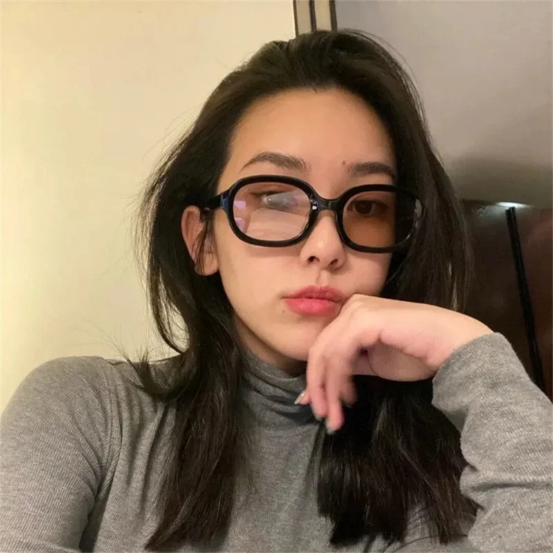 High-Quality Square Men Women  - огляд і ціна Vintage Fashion Enthusiasts